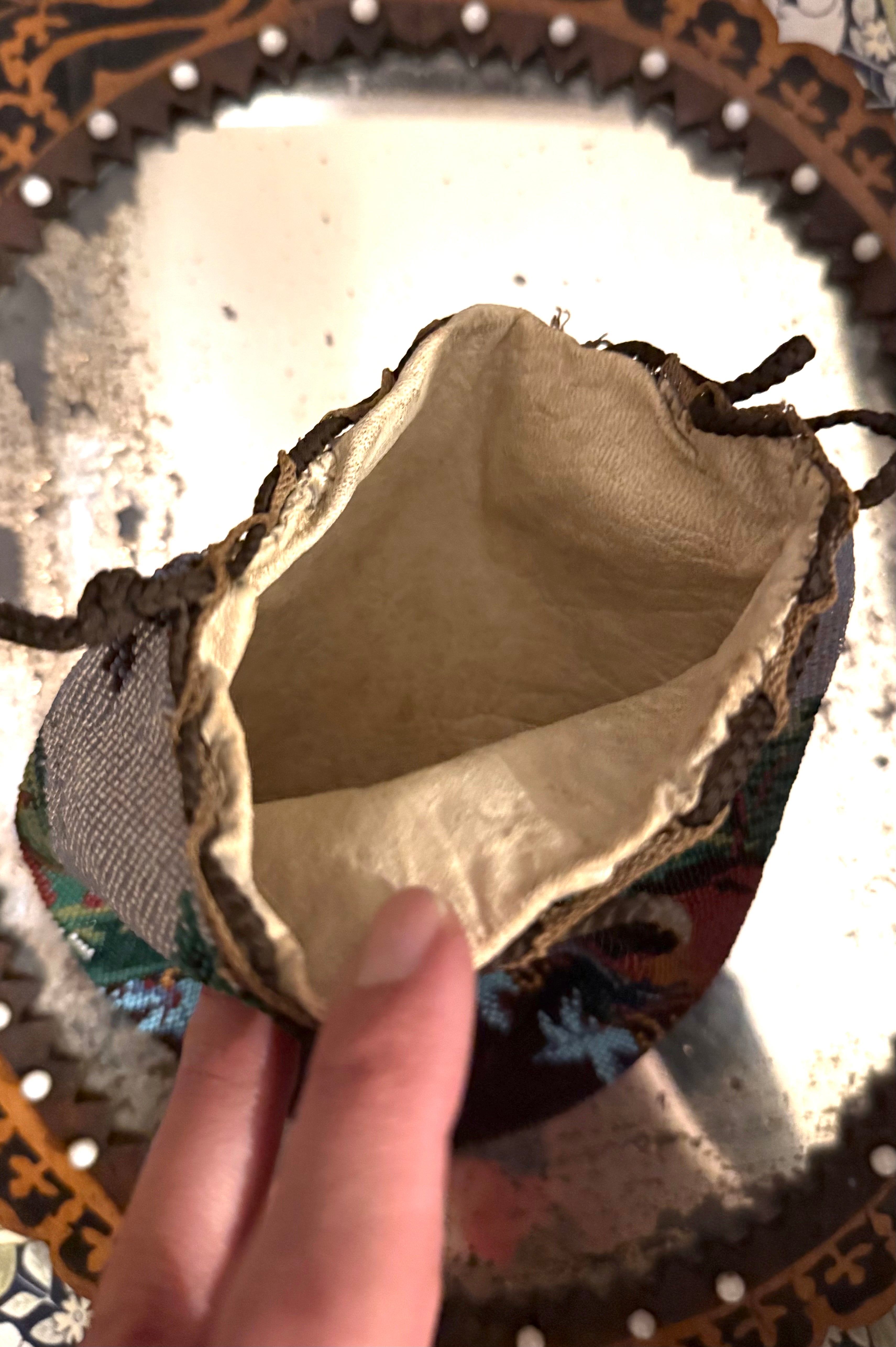 1870-1880 Victorian beadwork purse with calf lining