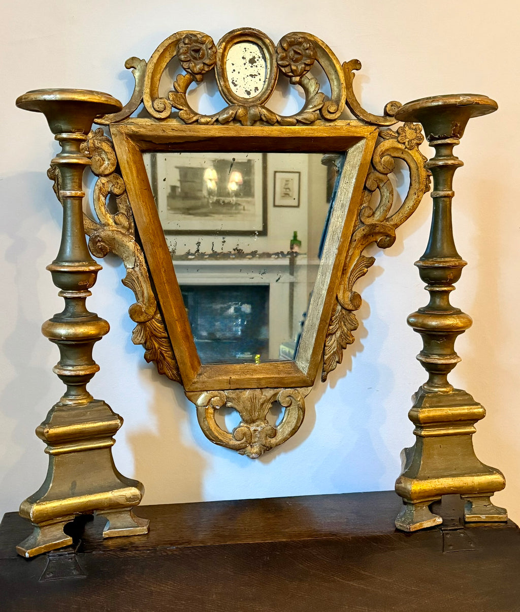 18th century Italian carved giltwood mirror