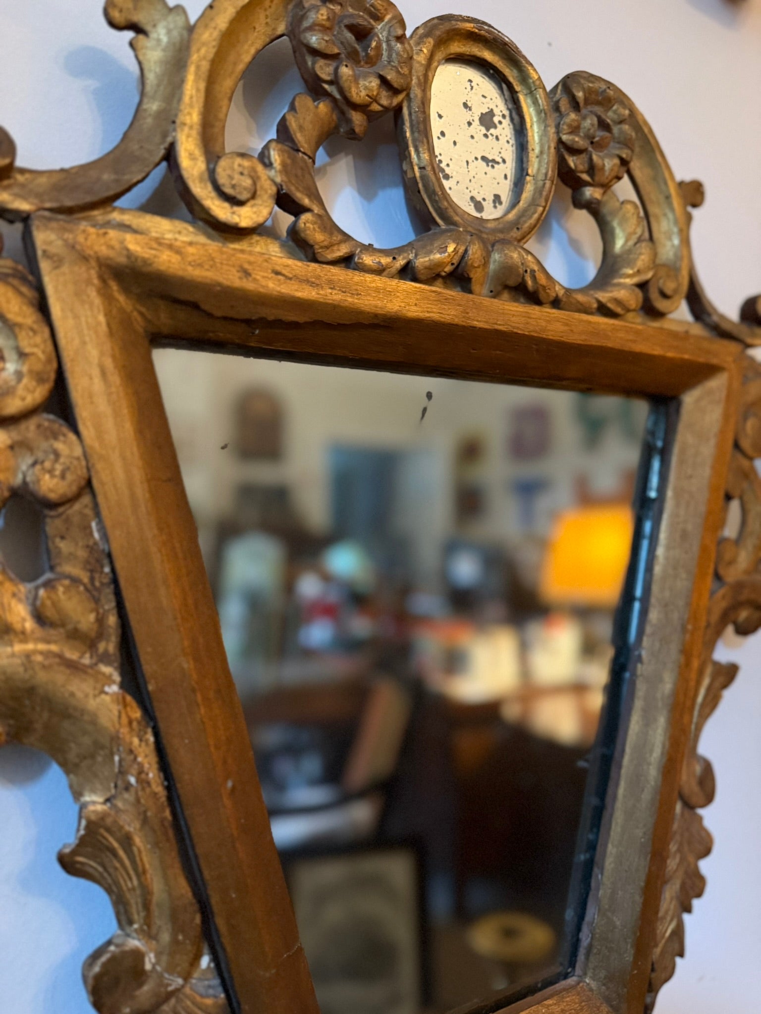 18th century Italian carved giltwood mirror