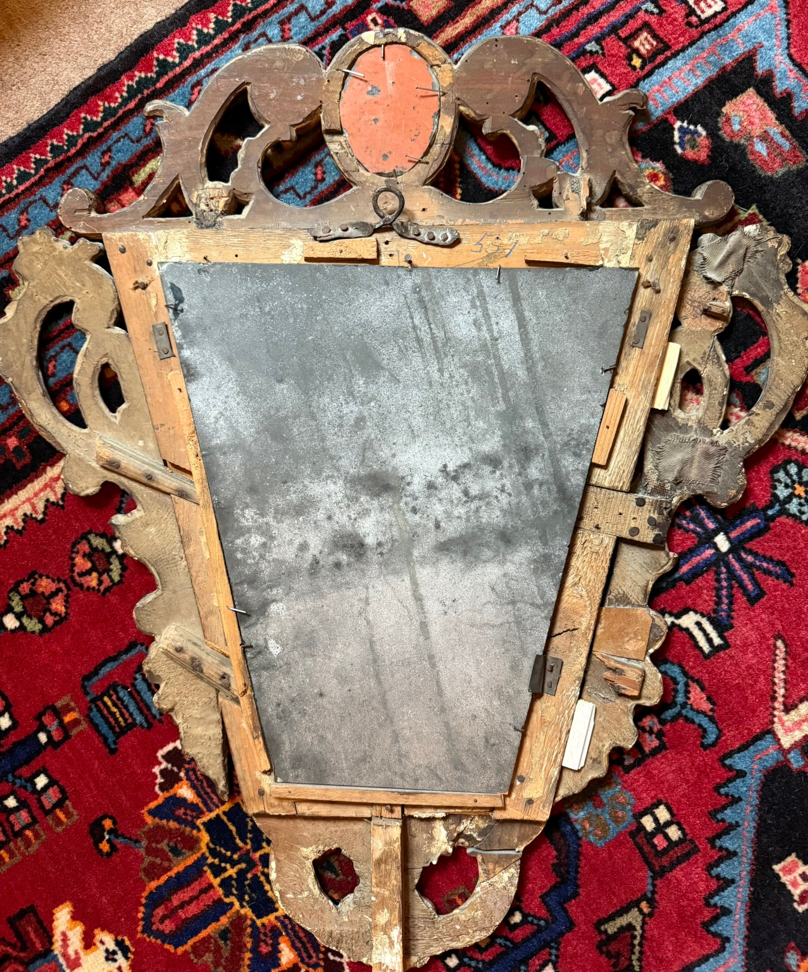 18th century Italian carved giltwood mirror