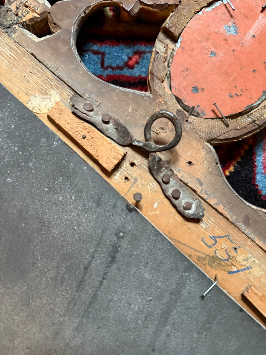 18th century Italian carved giltwood mirror