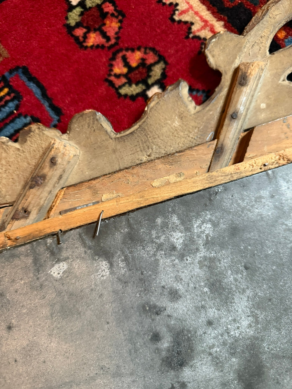 18th century Italian carved giltwood mirror